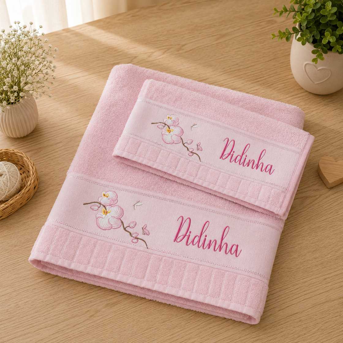 Jogo com 1 Toalha de Rosto + 1 Toalha de Banho Personalizada.